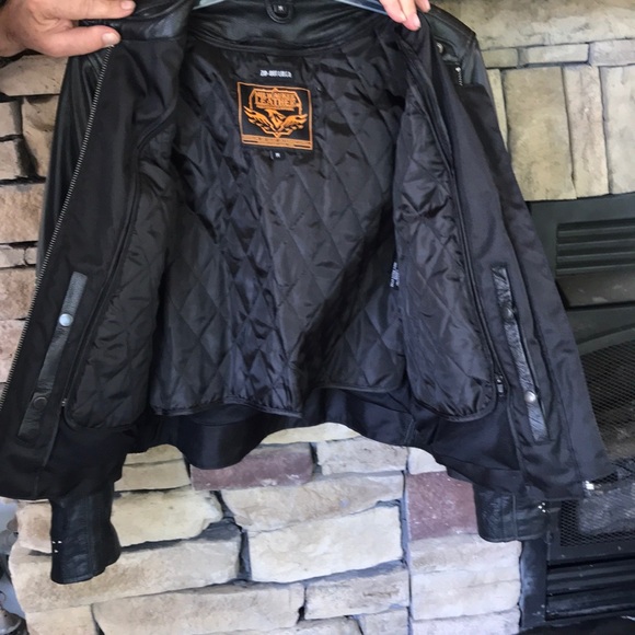 Women’s leather jacket w/2 conceal carry pockets - Picture 7 of 7